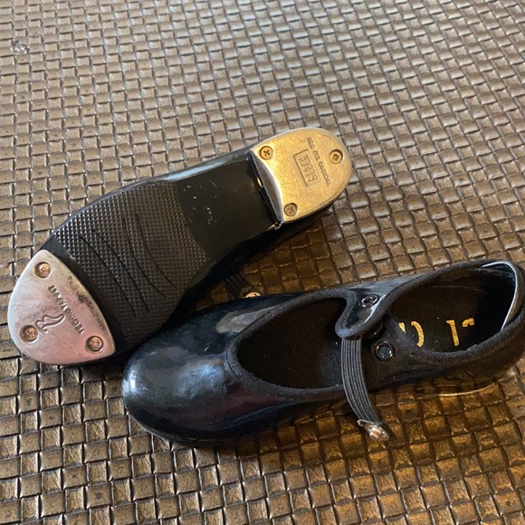 Tap shoes - Picture 2 of 2